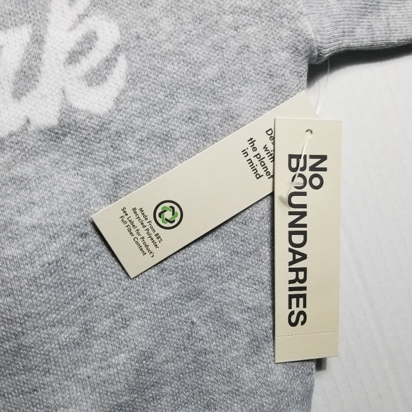 NWT NO BOUNDARIES WOMEN'S GRAY WITH WHITE SWEATER SIZE XS - Picture 4 of 13